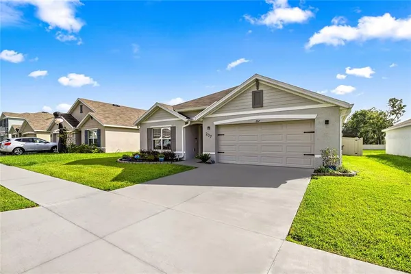 $295,000 | 207 Southeast 66th Court, Ocala, FL 34472