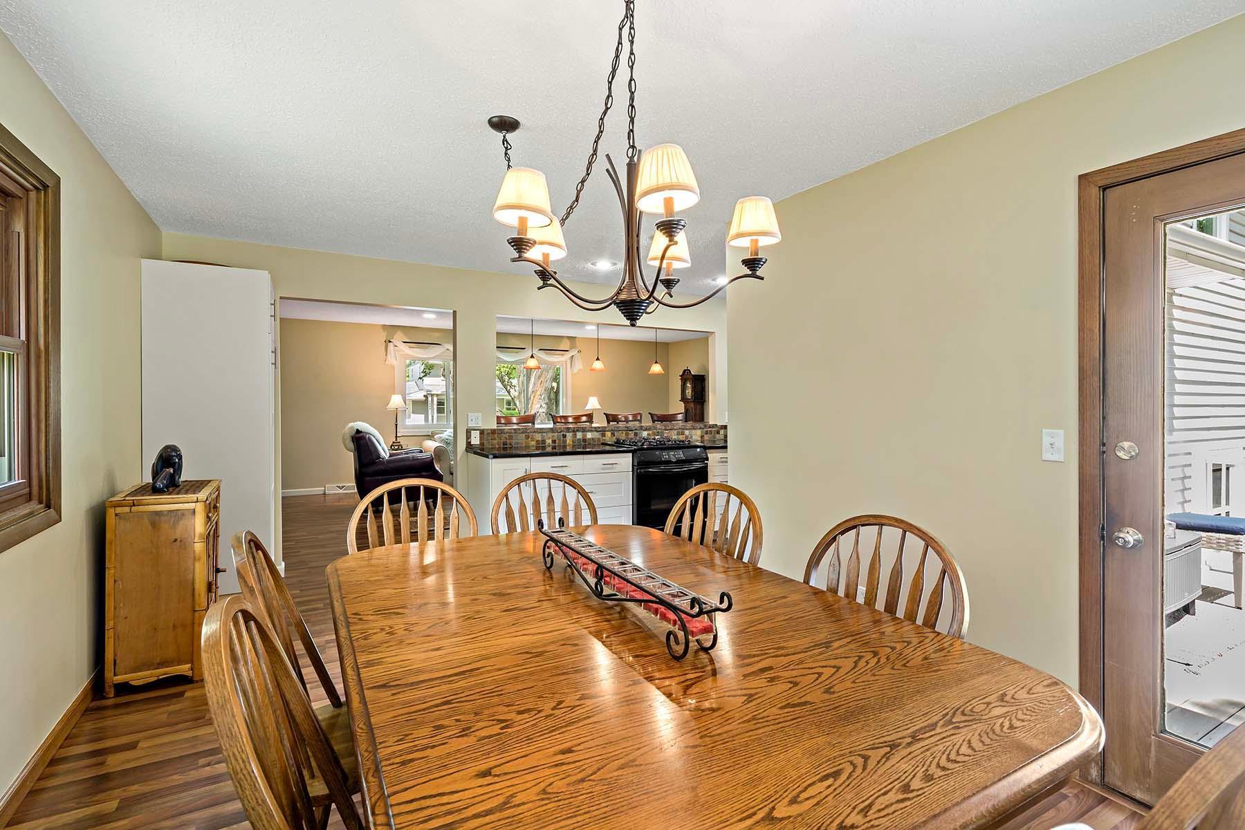 5077 Westmill Road Minnetonka, MN 55345 - Photo 11 of 37 Gallery Image 11
