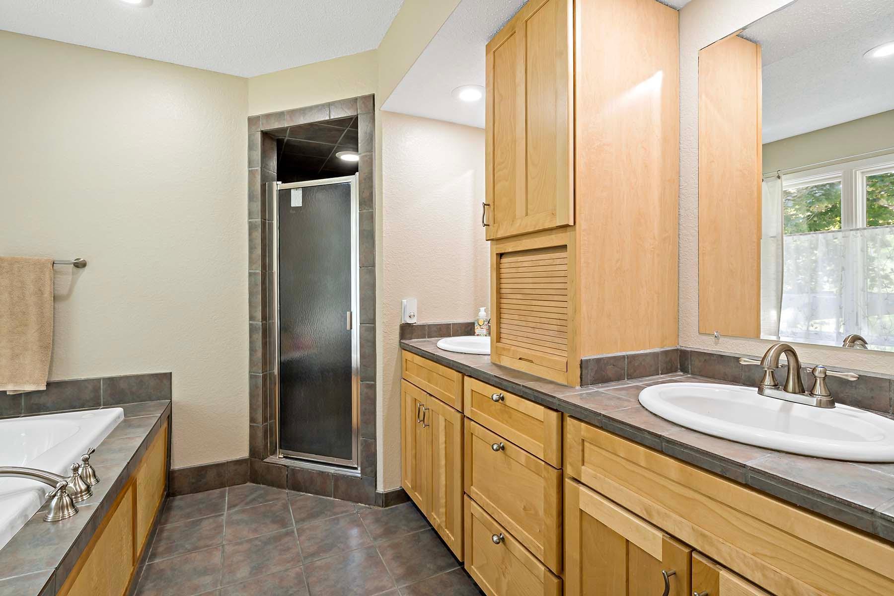 5077 Westmill Road Minnetonka, MN 55345 - Photo 24 of 37 Gallery Image 24