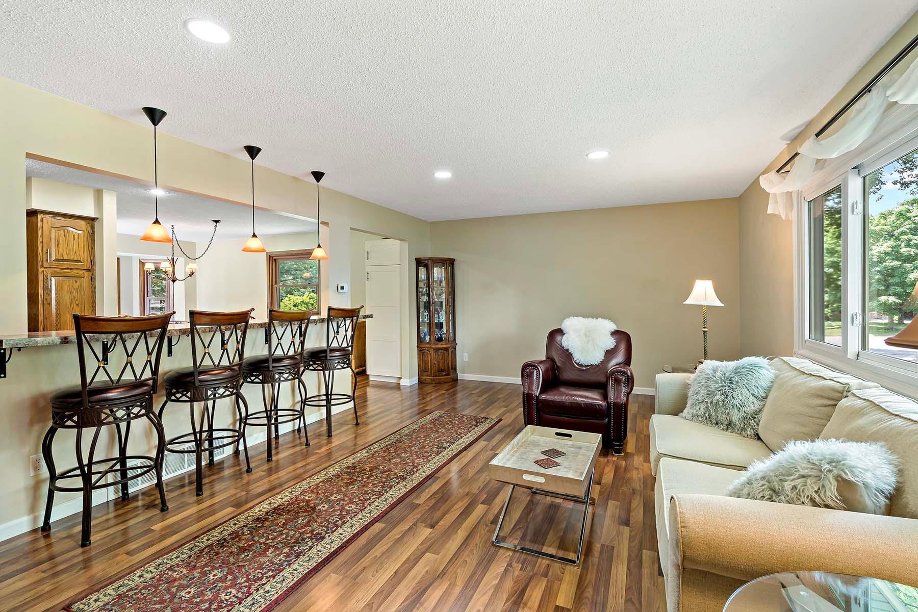 5077 Westmill Road Minnetonka, MN 55345 - Photo 9 of 37 Gallery Image 9