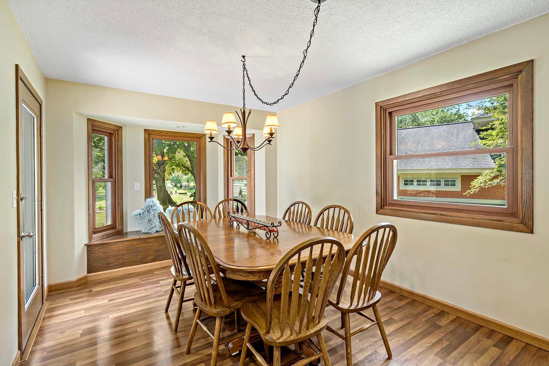 5077 Westmill Road Minnetonka, MN 55345 - Photo 10 of 37 Gallery Image 10