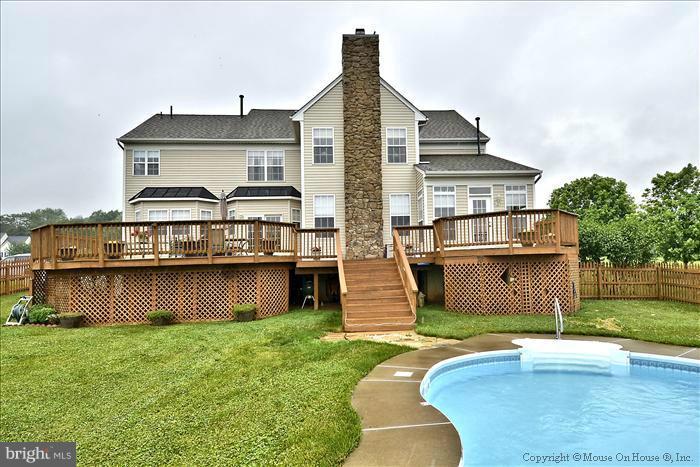 25819 Bowman Acres Lane Damascus, MD 20872 - Photo 29 of 30 Exterior (Rear)