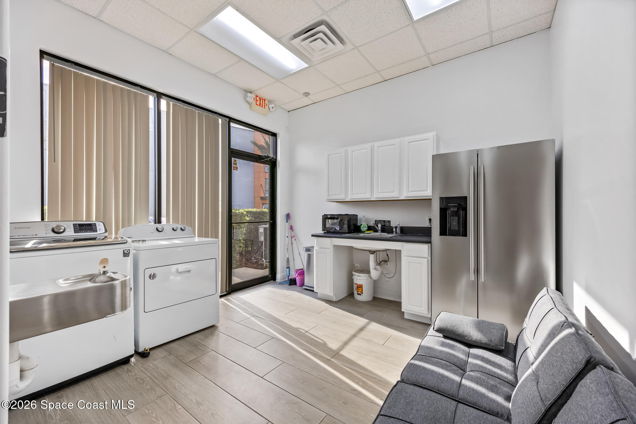 4865 North Wickham Road, Unit 102 Melbourne, FL 32940 - Photo 17 of 19 Kitchen