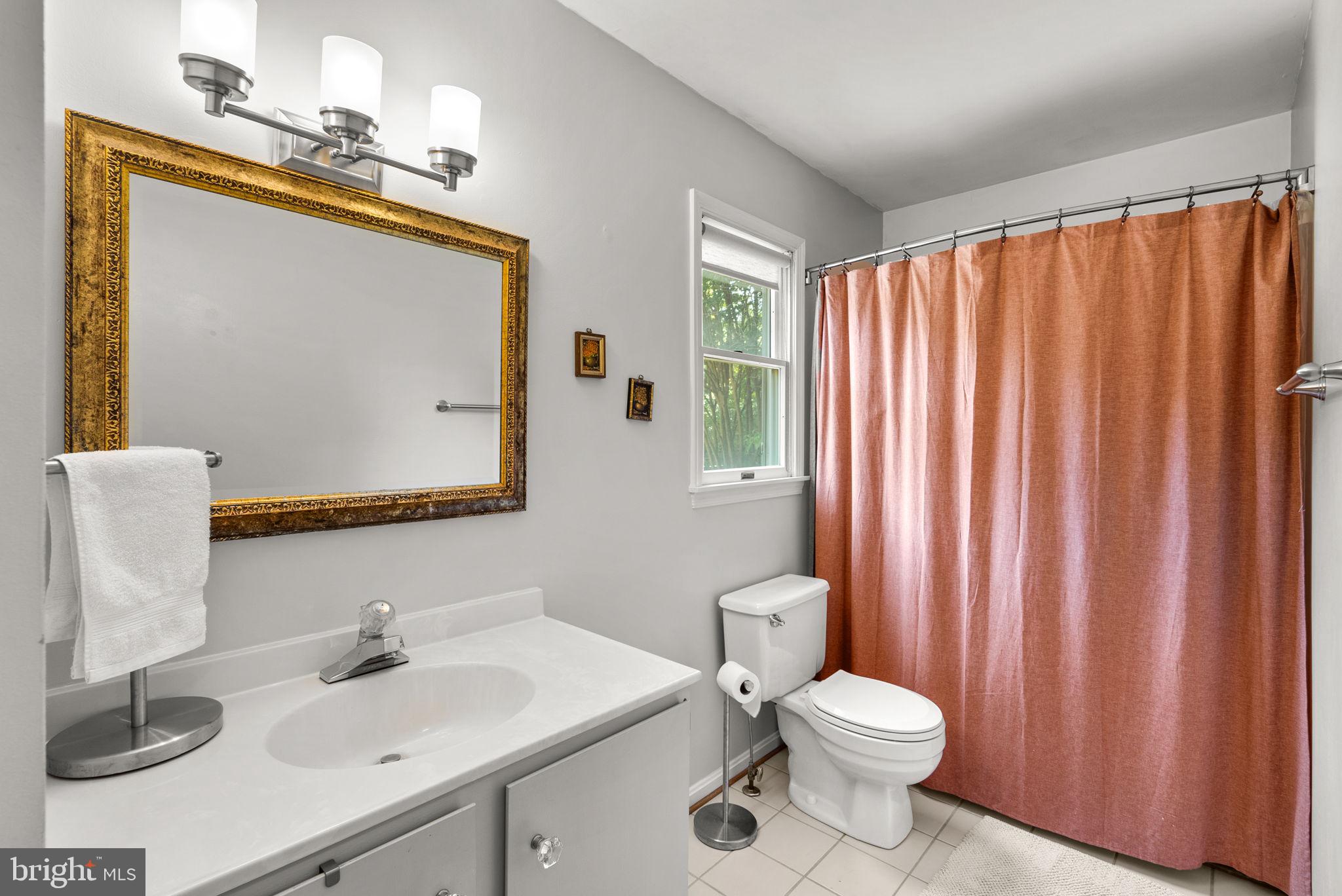 15509 Peach Orchard Road Silver Spring, MD 20905 - Photo 18 of 41 Main Level Bath