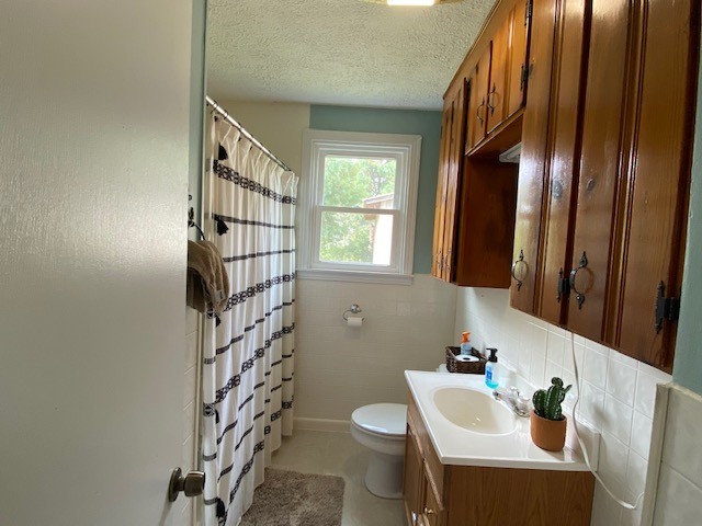 3764 Decherd Estill Road Winchester, TN 37398 - Photo 12 of 29 a bathroom with a sink toilet and shower