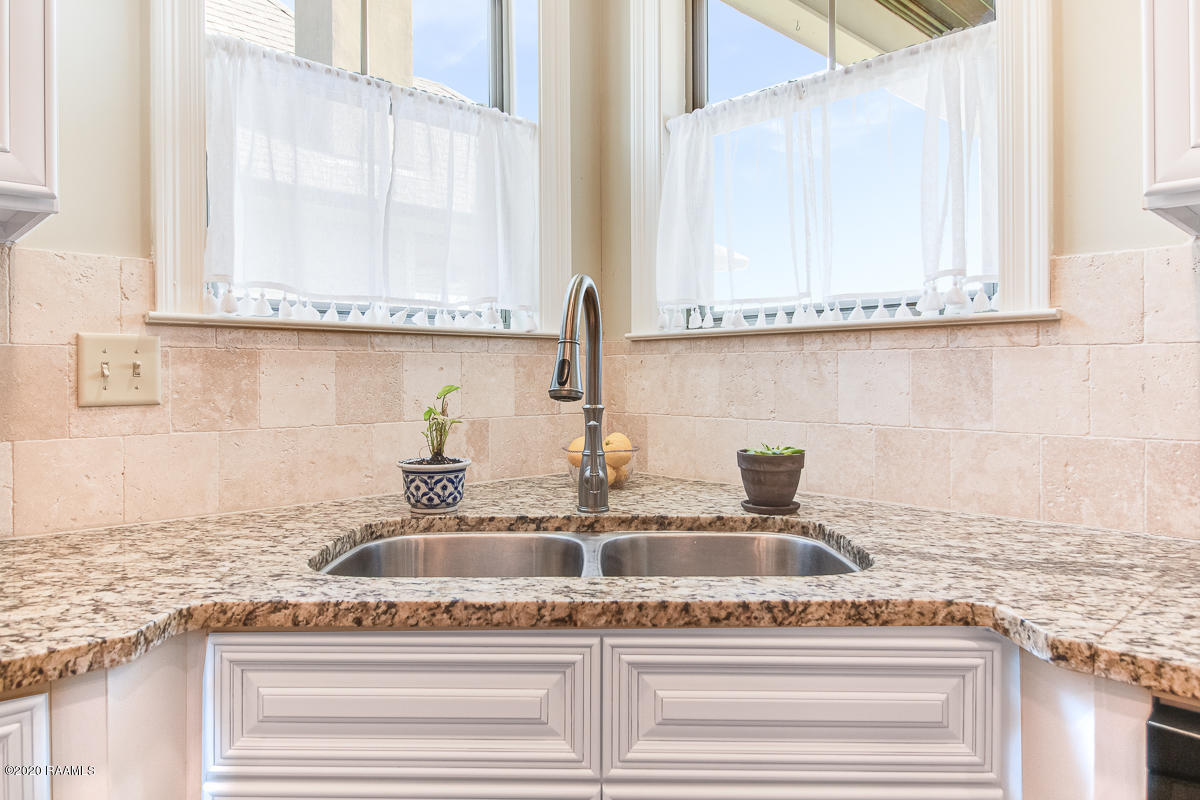 306 Timber Bark Road Lafayette, LA 70508 - Photo 18 of 20 Gallery Image 18