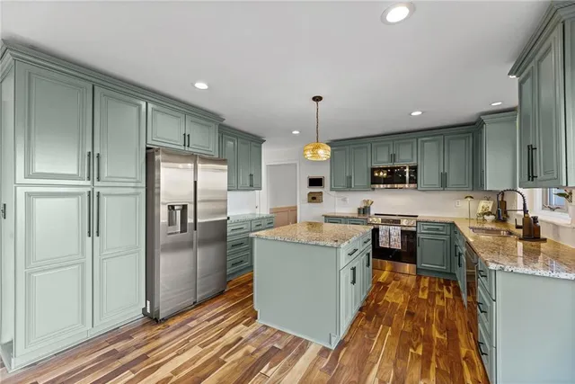 $775,000 | 24206 East 88th Street, Lee's Summit, MO 64064