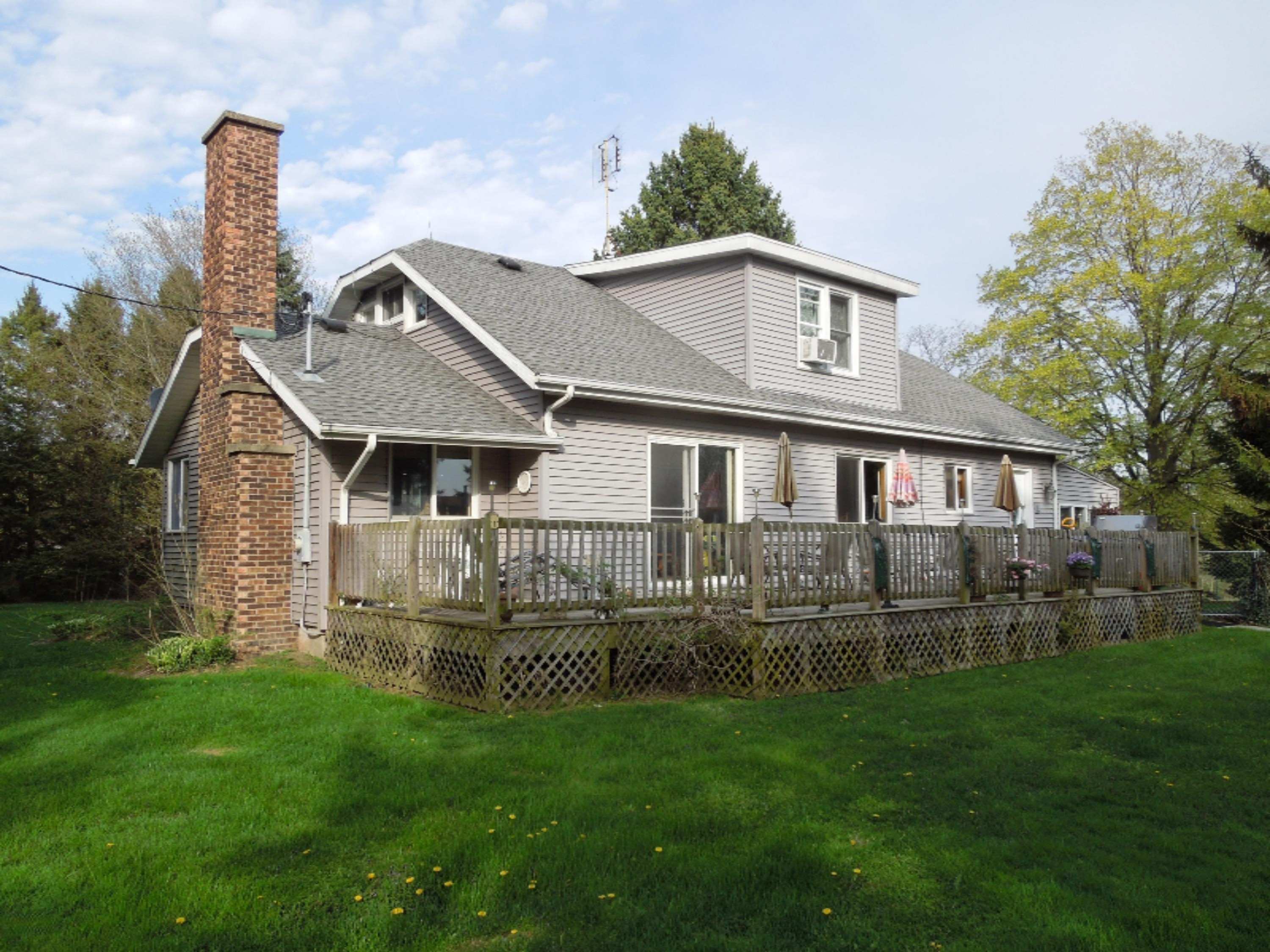 4915 Riverside Road Coloma, MI 49038 - Photo 1 of 57 DSCN6075