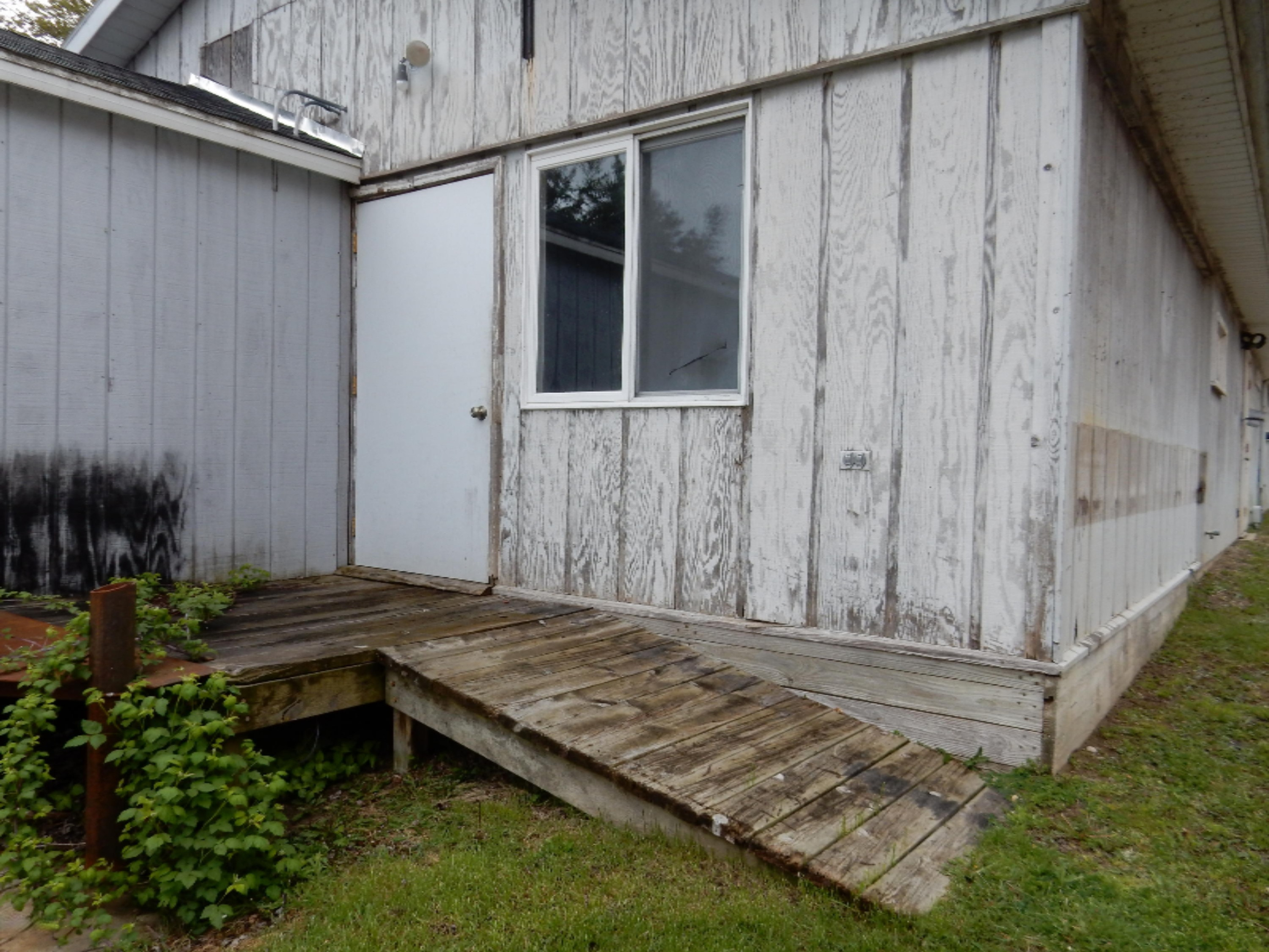 4915 Riverside Road Coloma, MI 49038 - Photo 43 of 57 DSCN9054