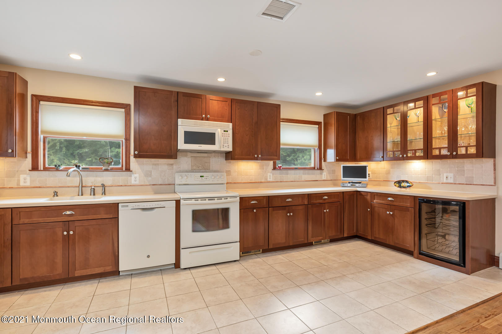 7 Minuteman Road Hazlet, NJ 07730 - Photo 7 of 31 Kitchen