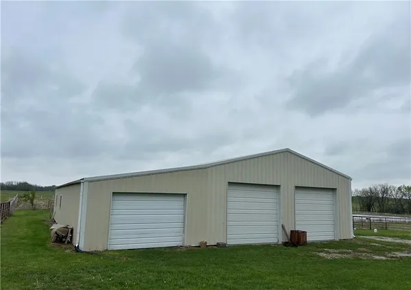 $560,000 | 1379 Northwest Hwy M, Chilhowee, MO 64733