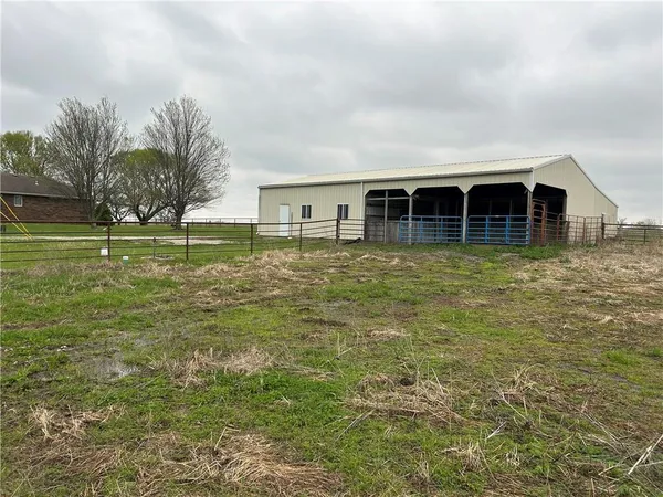 $560,000 | 1379 Northwest Hwy M, Chilhowee, MO 64733