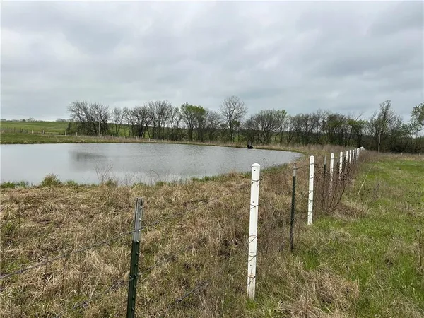 $560,000 | 1379 Northwest Hwy M, Chilhowee, MO 64733