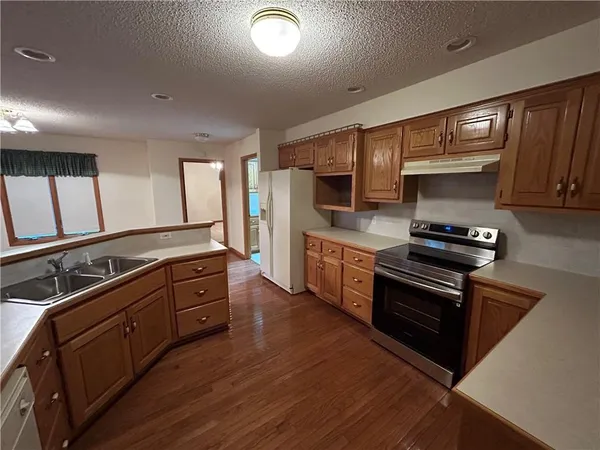 $560,000 | 1379 Northwest Hwy M, Chilhowee, MO 64733