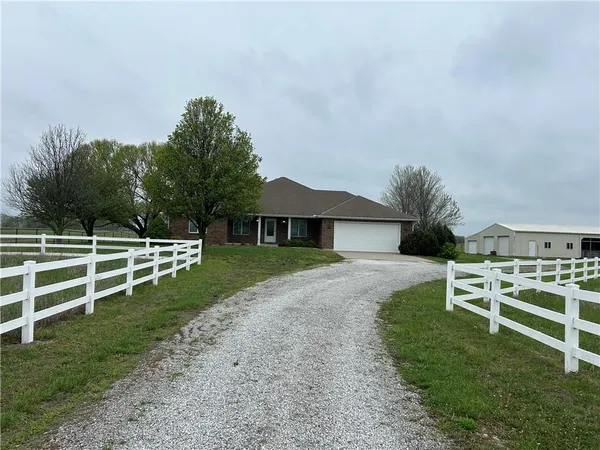$560,000 | 1379 Northwest Hwy M, Chilhowee, MO 64733