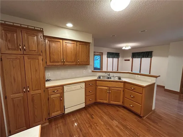 $560,000 | 1379 Northwest Hwy M, Chilhowee, MO 64733