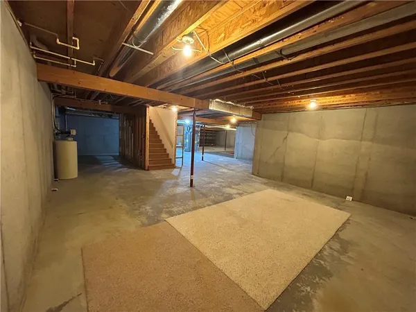 $560,000 | 1379 Northwest Hwy M, Chilhowee, MO 64733