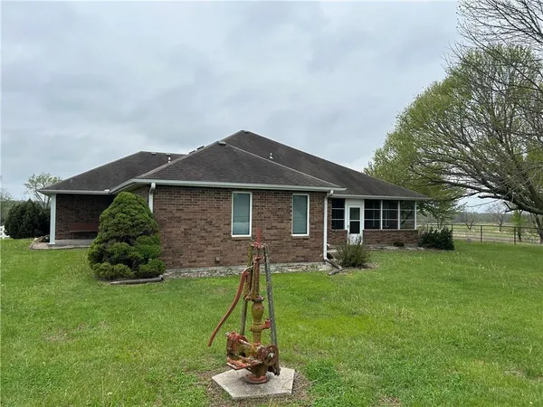 $560,000 | 1379 Northwest Hwy M, Chilhowee, MO 64733