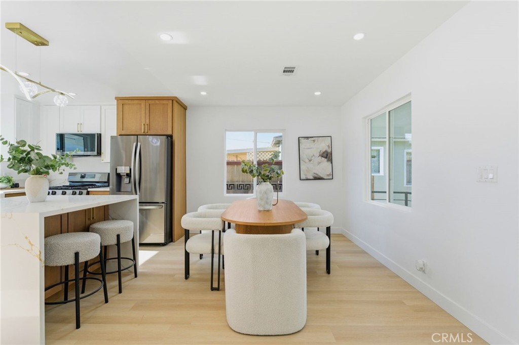 3516 Roxanne Avenue Long Beach, CA 90808 - Photo 6 of 32