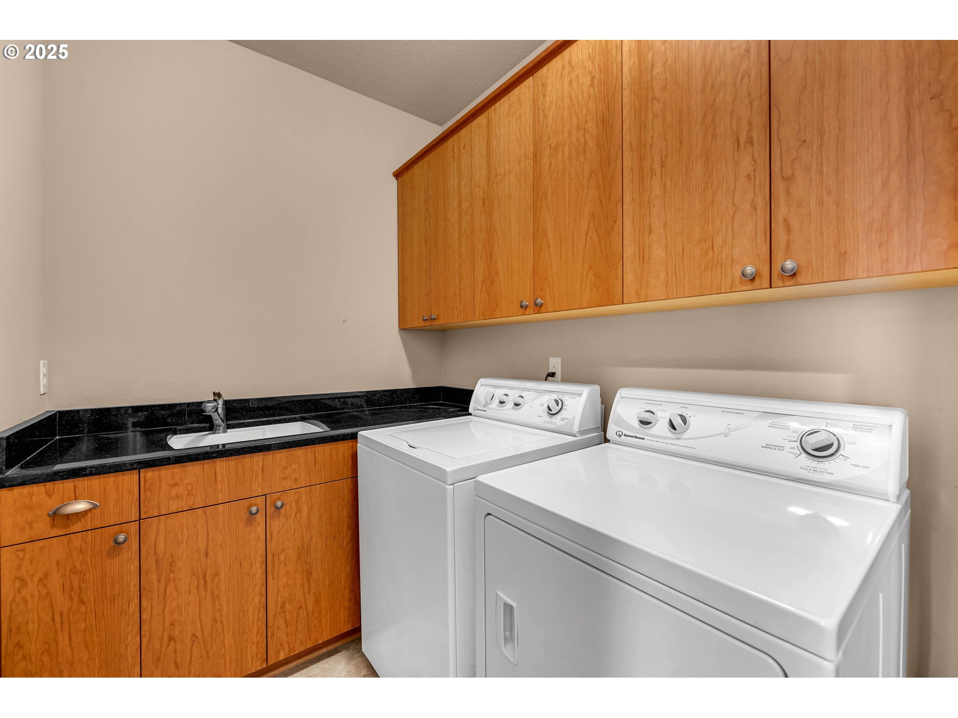 4029 Northwest 77th Avenue Camas, WA 98607 - Photo 28 of 33 a utility room with dryer and washer