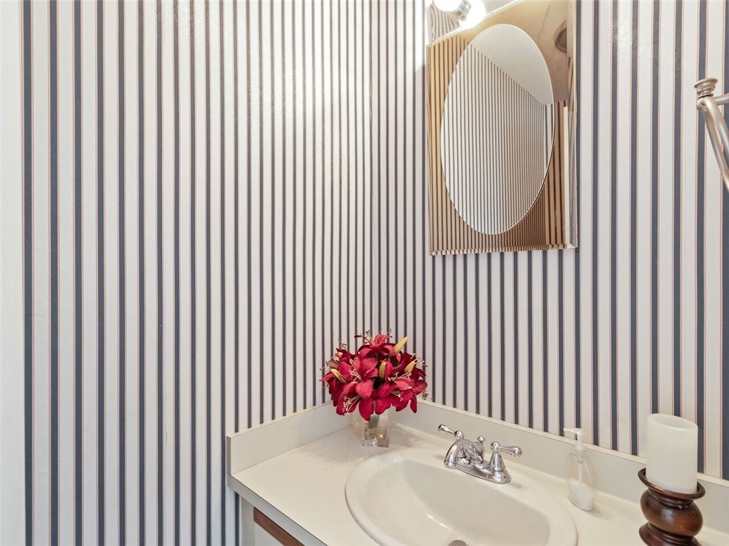 143 Windward Lane Bristol, RI 02809 - Photo 17 of 25