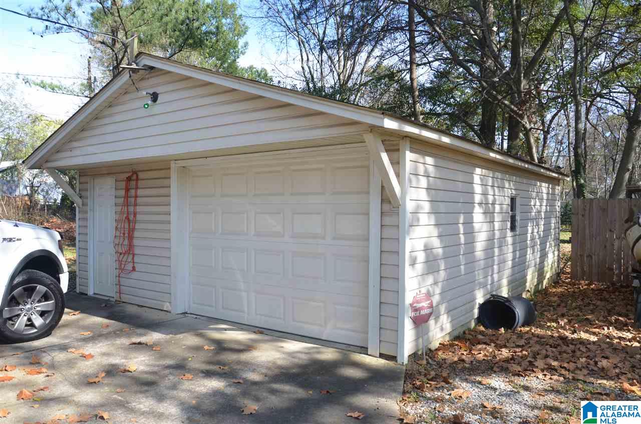 220 Gwin Avenue Bessemer, AL 35023 - Photo 6 of 24