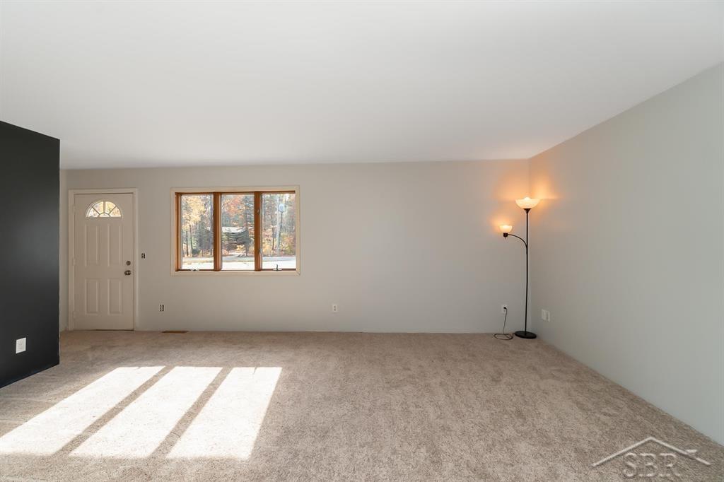 3875 East Monroe Road Midland, MI 48642 - Photo 10 of 30 50094751-9.JPG