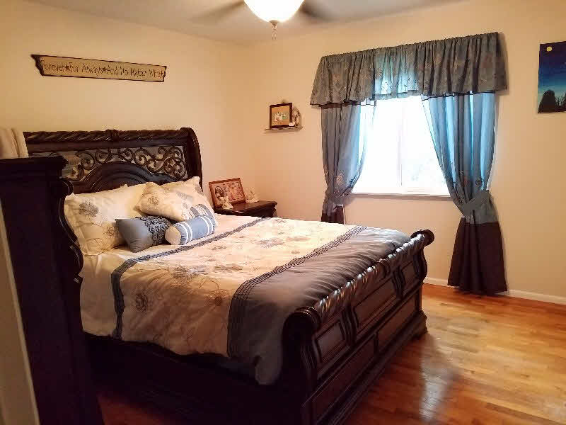 853 Edison Street Zilwaukee, MI 48604 - Photo 4 of 14