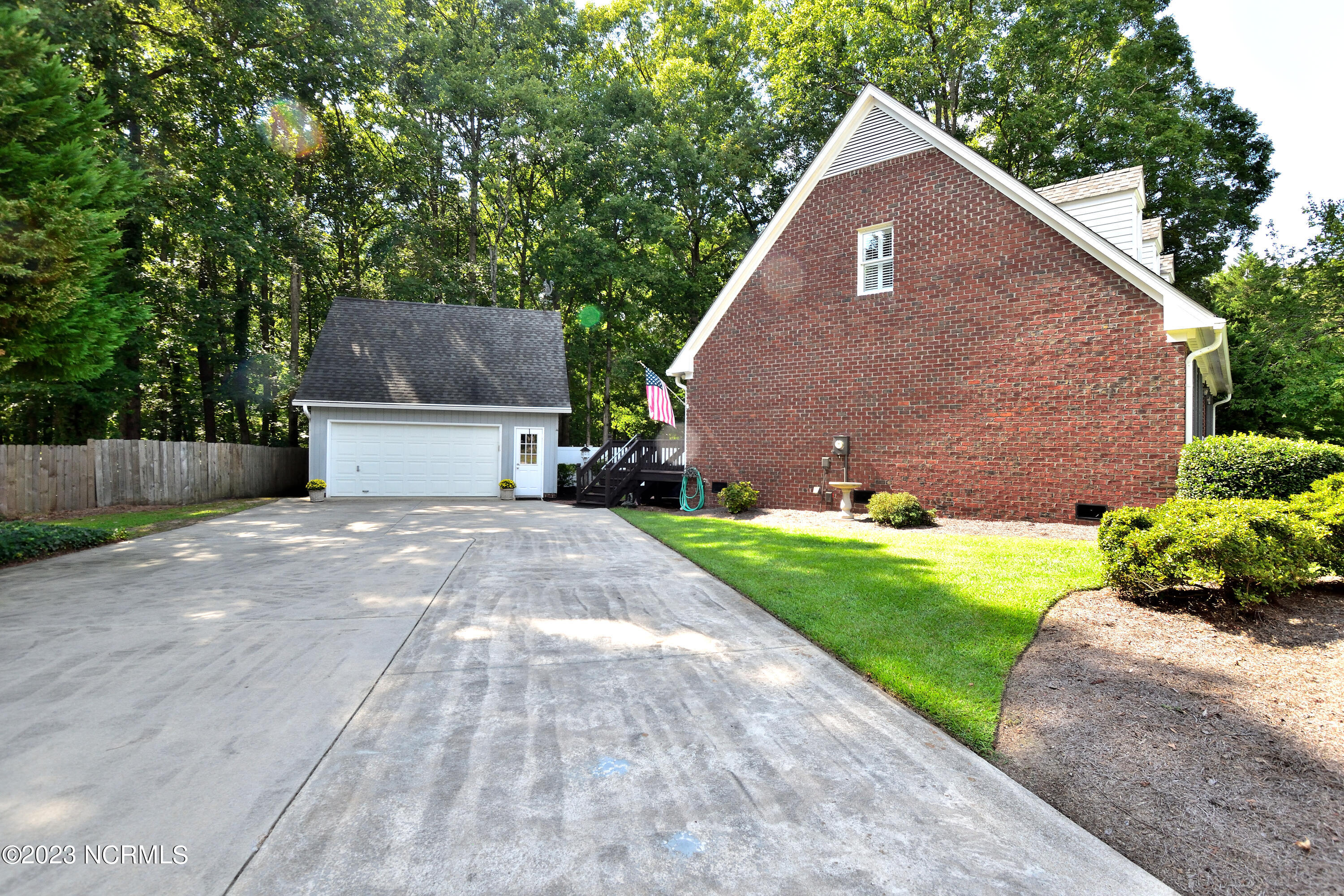 4012 Gloucester Road Rocky Mount, NC 27803 - Photo 5 of 38 Driveway