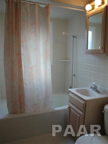 300 West Stonegate Road Peoria, IL 61614 - Photo 14 of 18 Gallery Image 14