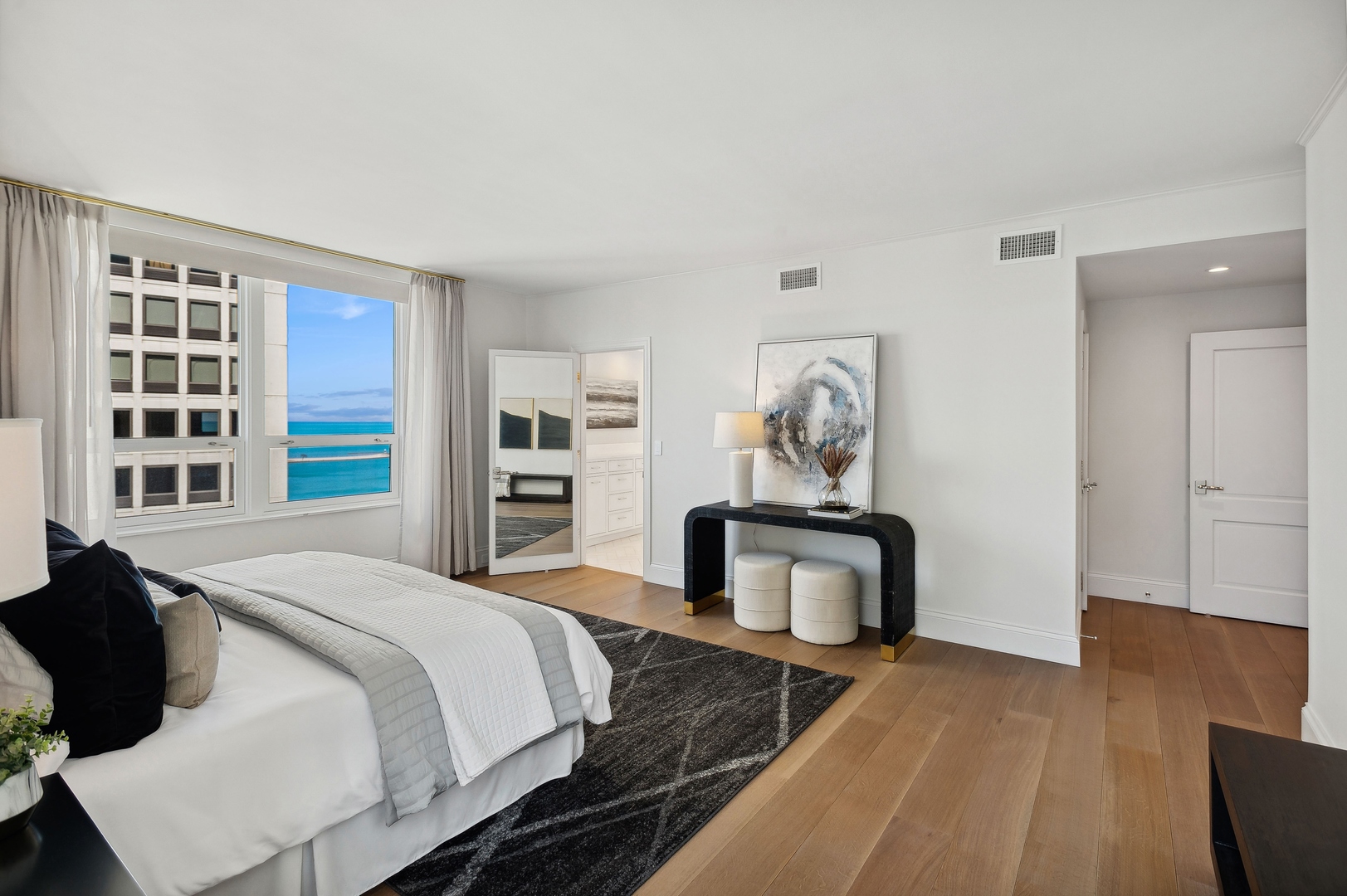 1040 North Lake Shore Drive, Unit 25D Chicago, IL 60611 - Photo 22 of 38