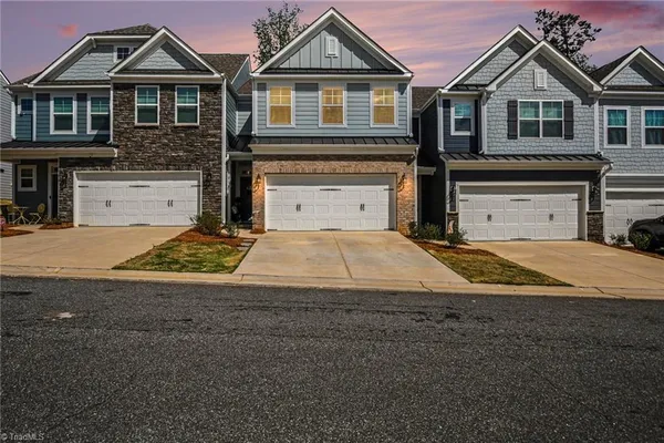 $389,900 | 5004 Moonlight Ridge Drive, Greensboro, NC 27455