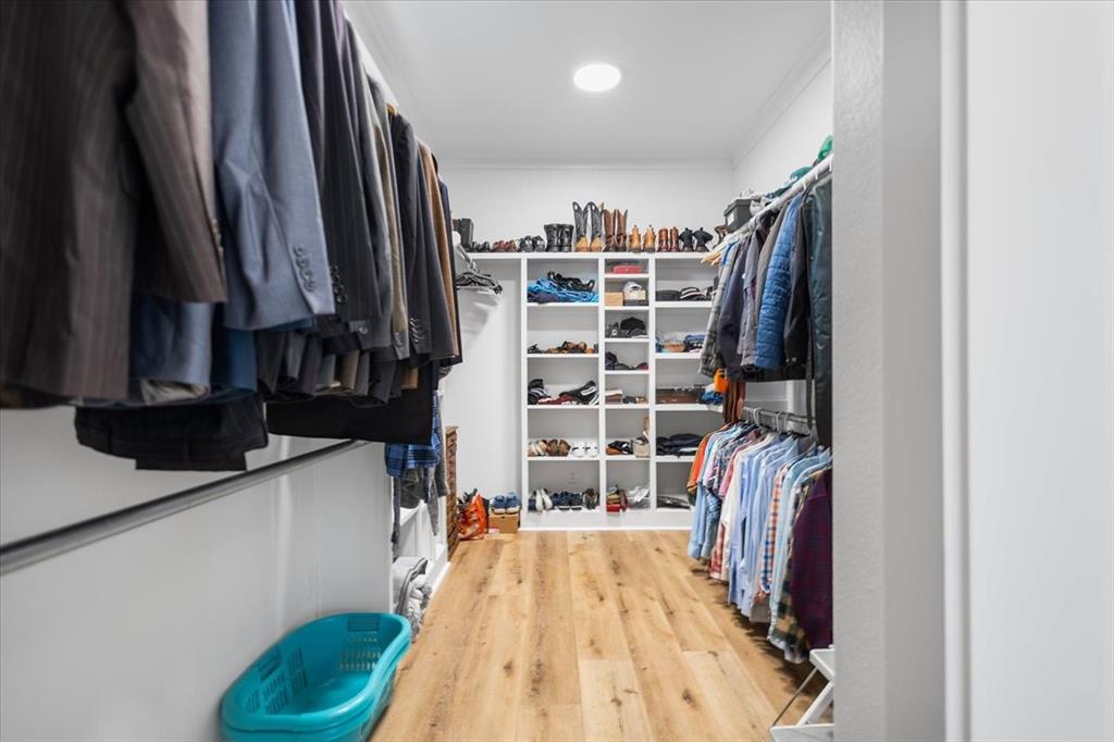 112 Ryder Cup Trail Hideaway, TX 75771 - Photo 20 of 40 Walk in Closet