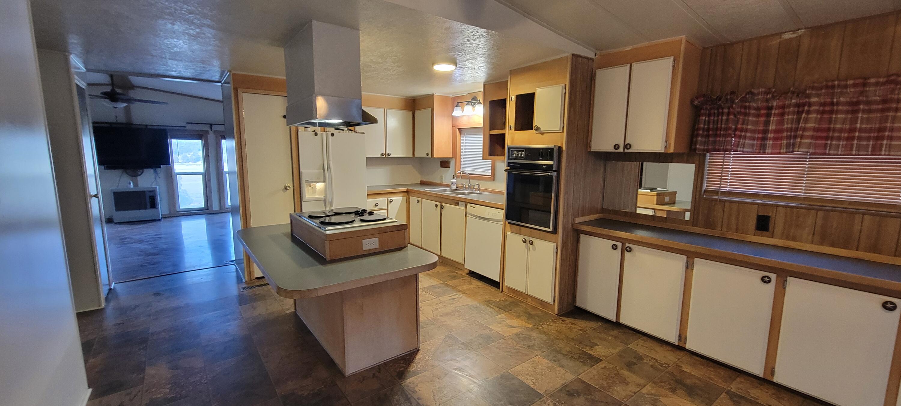 7467 Harpold Road Klamath Falls, OR 97603 - Photo 22 of 35 20251204_084027