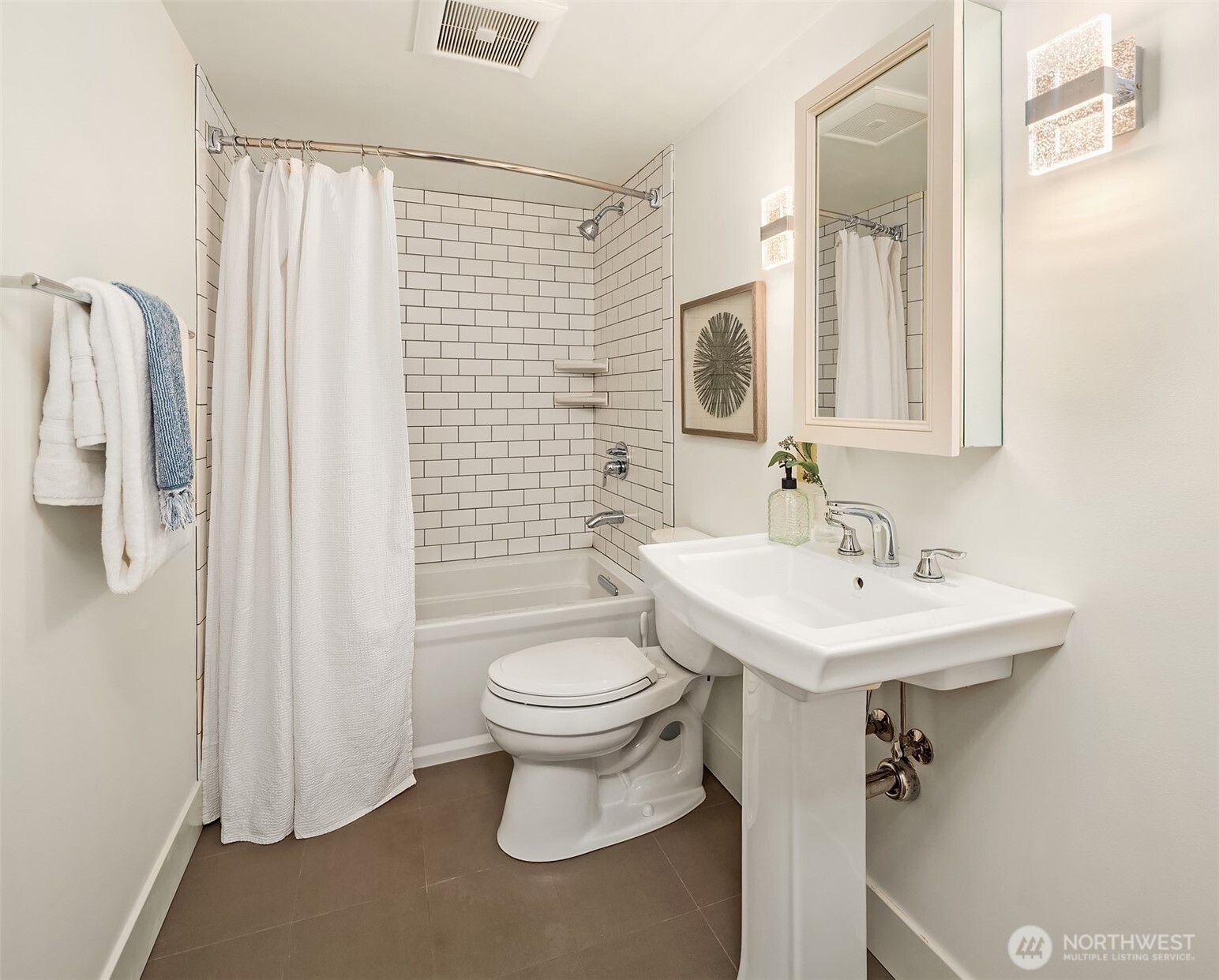 8530 54th Avenue Northeast Seattle, WA 98115 - Photo 34 of 40