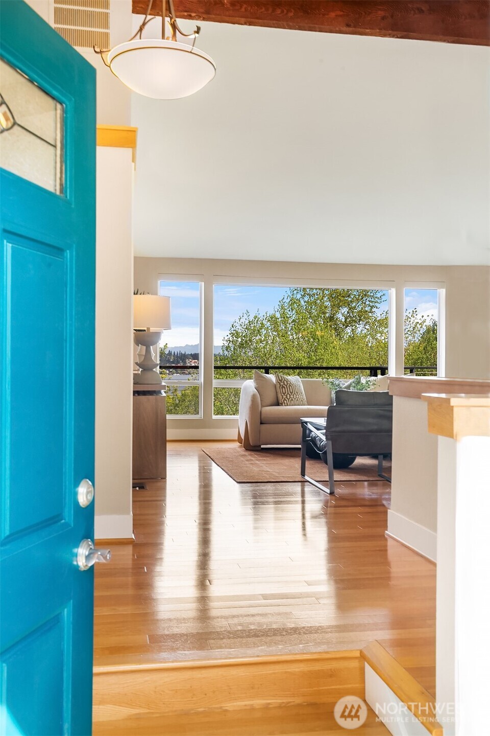 8530 54th Avenue Northeast Seattle, WA 98115 - Photo 5 of 40
