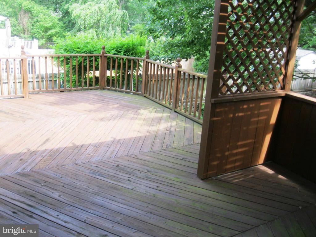35 Belfast Road Lutherville-Timonium, MD 21093 - Photo 22 of 30 Deck