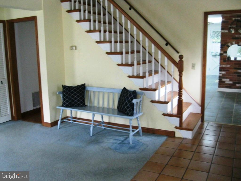 35 Belfast Road Lutherville-Timonium, MD 21093 - Photo 8 of 30 Living Room