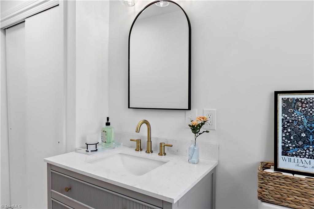 9240 Reynolda Road Pfafftown, NC 27040 - Photo 3 of 24 Gallery Image 3