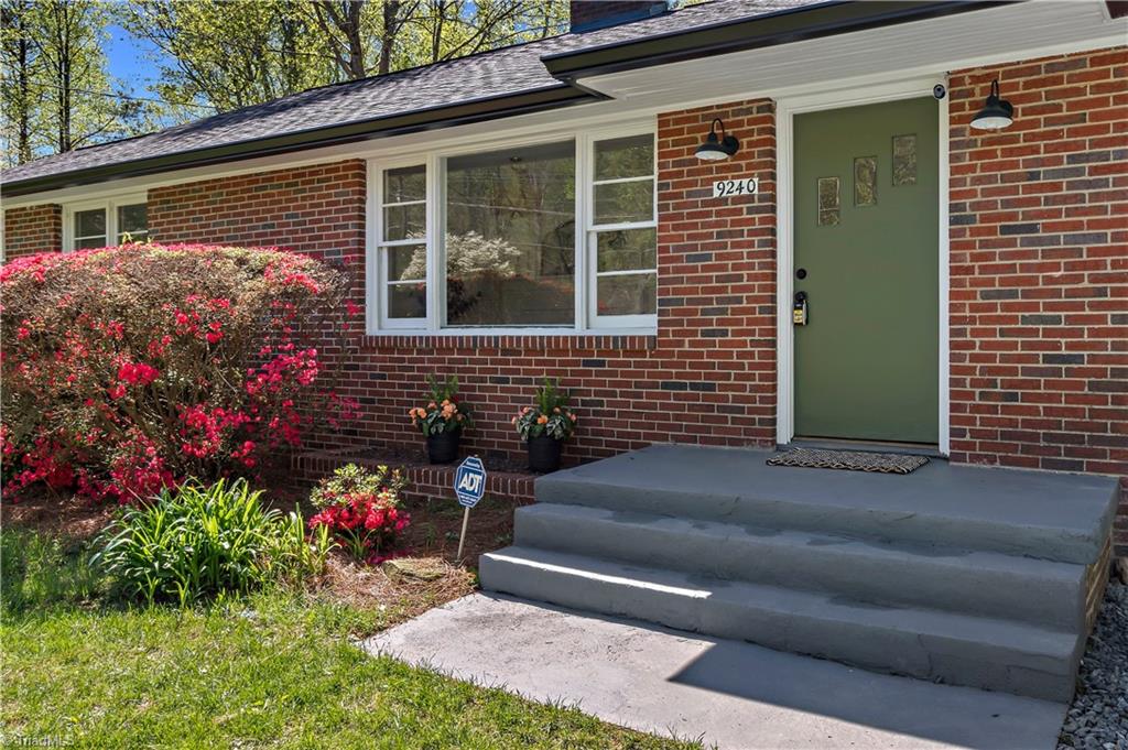 9240 Reynolda Road Pfafftown, NC 27040 - Photo 5 of 24 Gallery Image 5
