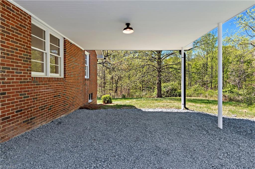 9240 Reynolda Road Pfafftown, NC 27040 - Photo 7 of 24 Gallery Image 7