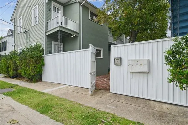 $275,000 | 1103 Austerlitz Street, Unit 1103, New Orleans, LA 70115