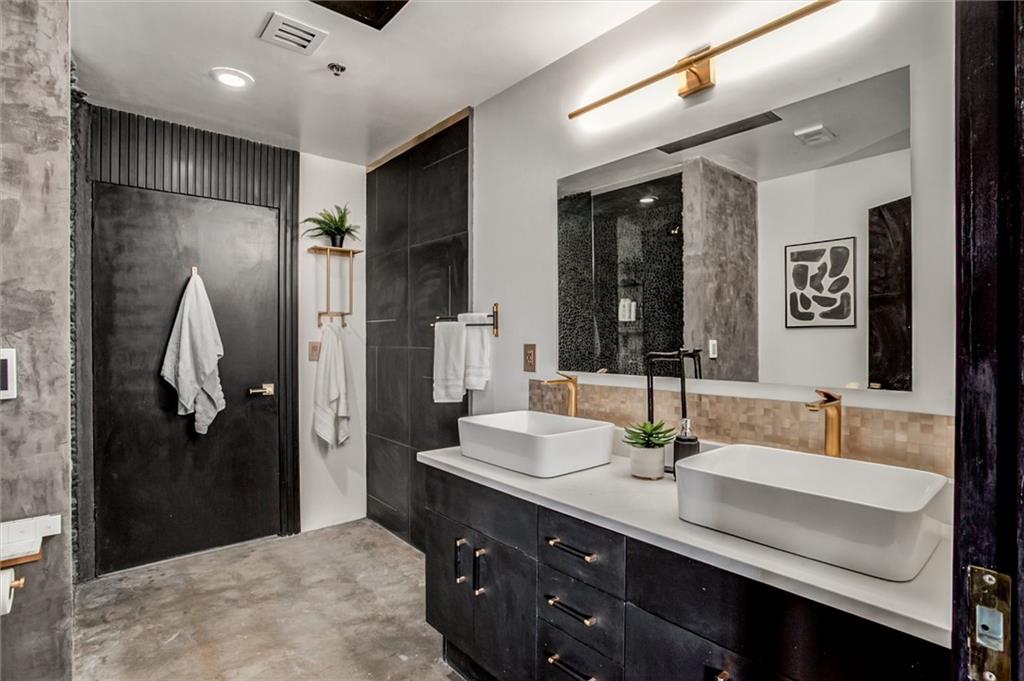 360 West Pershing Road, Unit 110 Kansas City, MO 64108 - Photo 20 of 24
