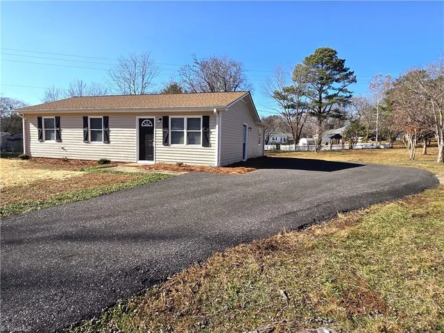 $249,900 | 113 Ravenwood Court, King, NC 27021
