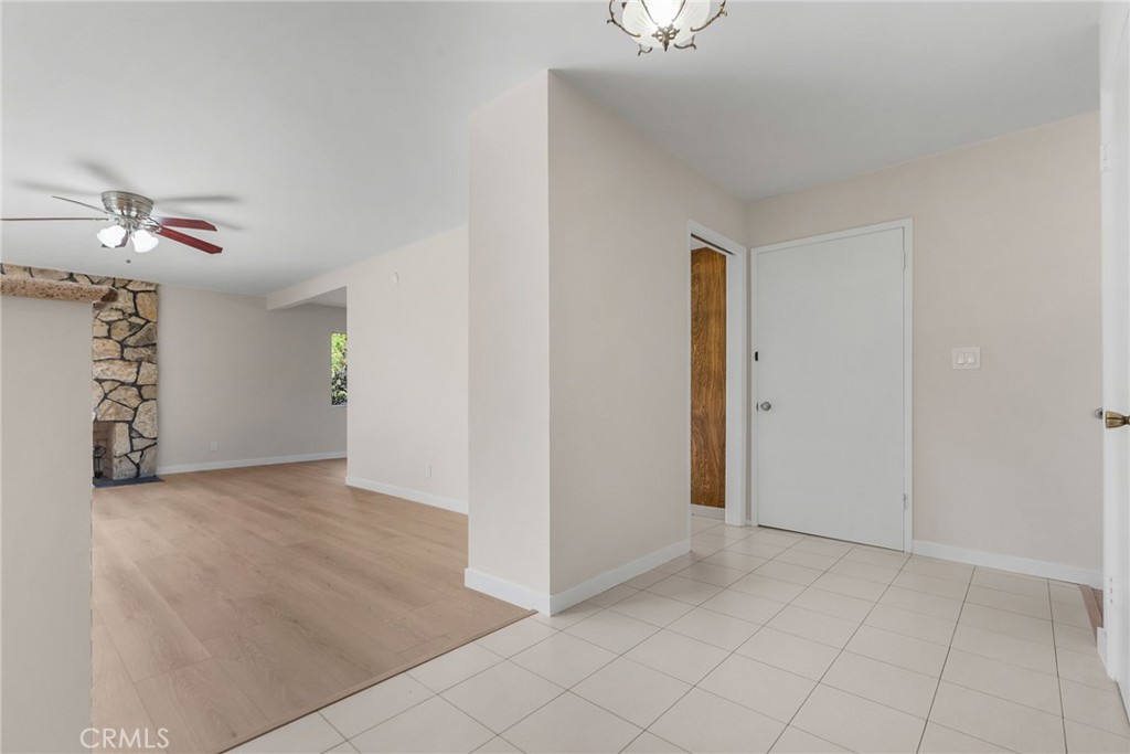 443 Woodbury Road Glendale, CA 91206 - Photo 8 of 48 Entry into Living Room