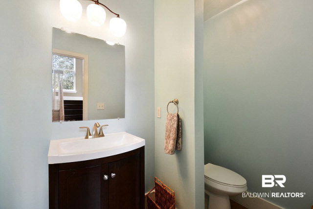 1409 Yupon Drive Gulf Shores, AL 36542 - Photo 15 of 23 Guest Bath