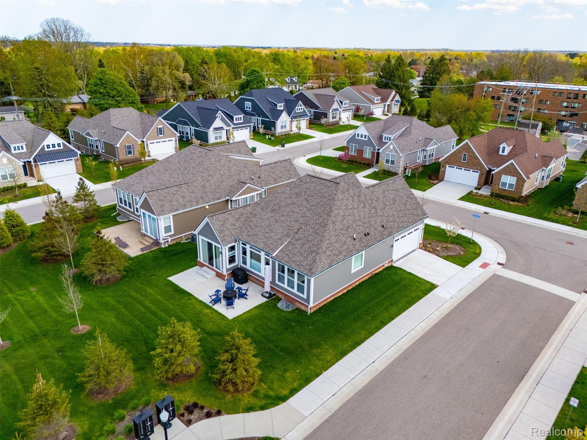 2556 Rosemond Lane Rochester, MI 48309 - Photo 47 of 64 Drone / aerial view