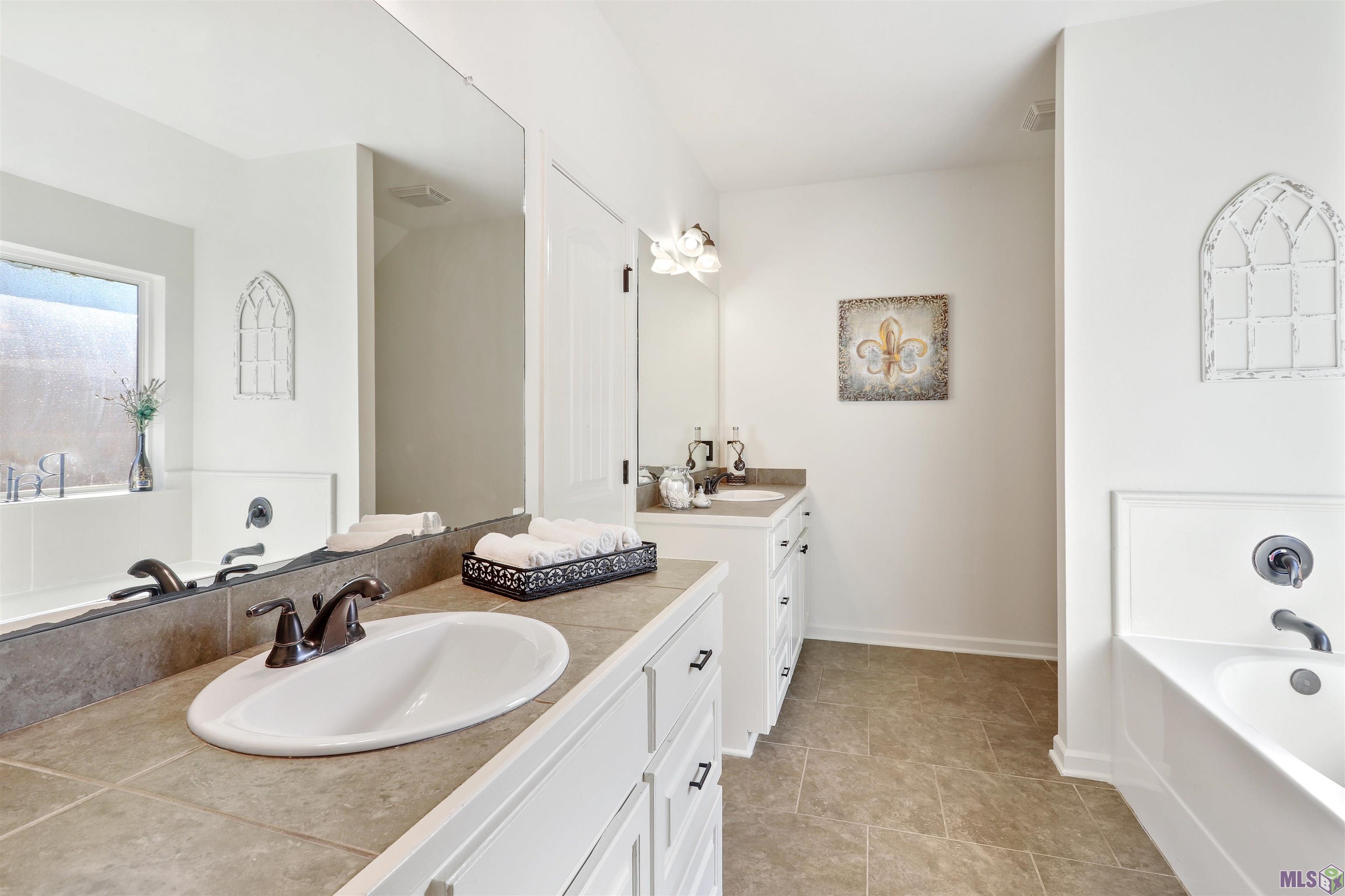 39504 Rue Royale Prairieville, LA 70769 - Photo 8 of 13 Gallery Image 8
