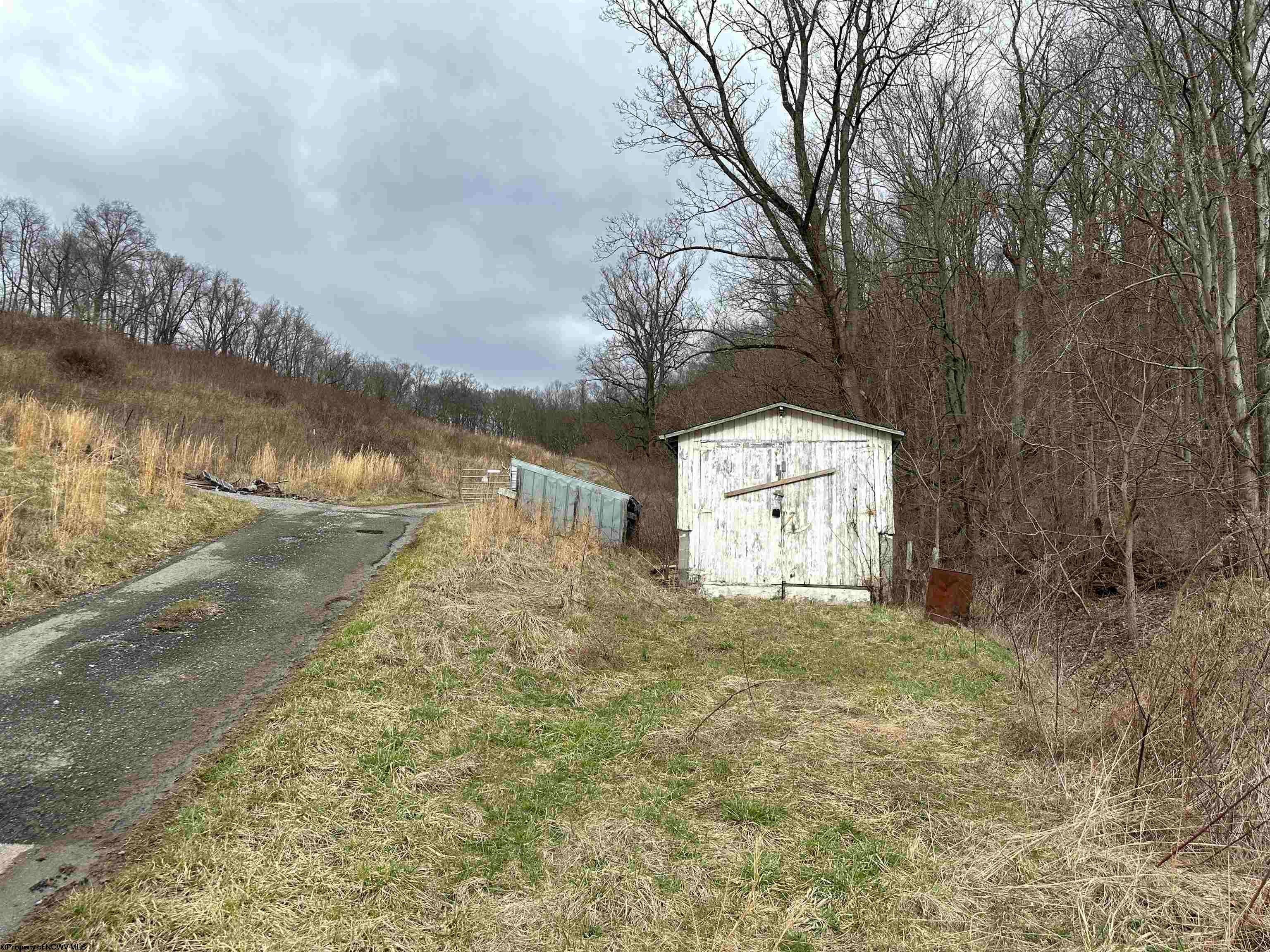 40 Point Marion Road Morgantown, WV 26508 - Photo 4 of 17 Gallery Image 4