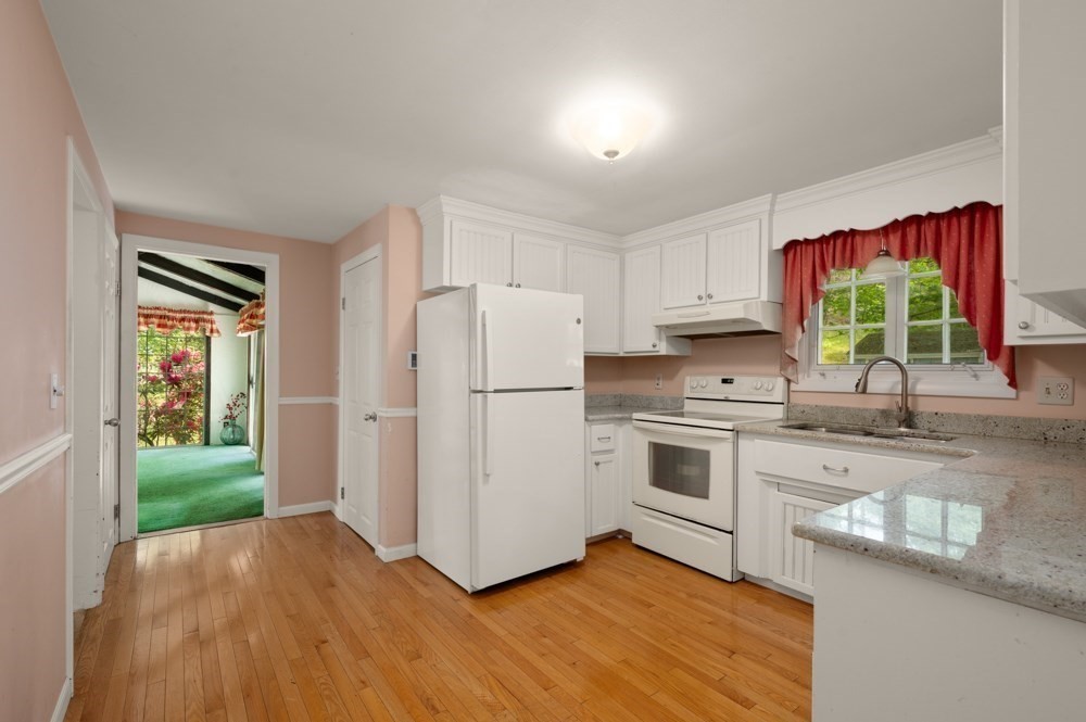 73 Hood Road Tewksbury, MA 01876 - Photo 10 of 41 Gallery Image 10